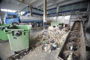 武漢環(huán)保新舉措 首批餐廚垃圾場年底投用，融合人工造浪設(shè)備提升處理效率